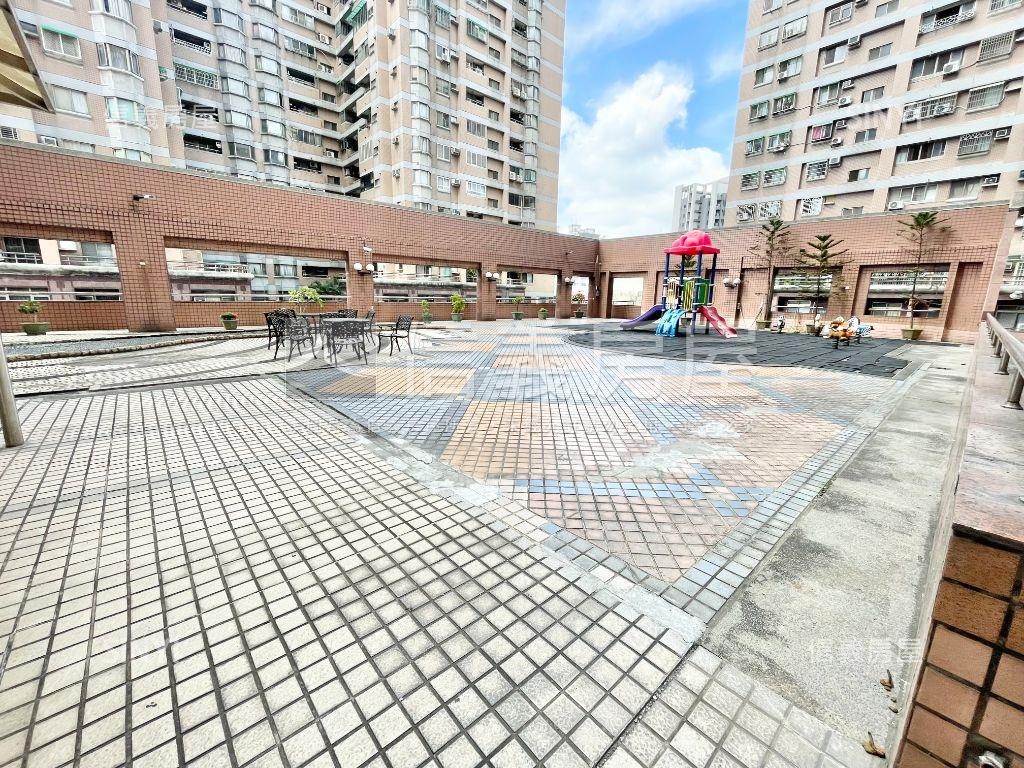 京國四房平車位房屋室內格局與周邊環境