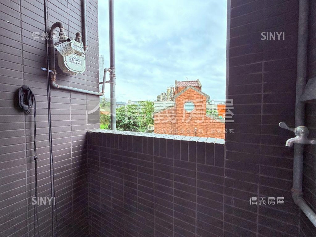 一卡皮箱即可入住精美小宅房屋室內格局與周邊環境