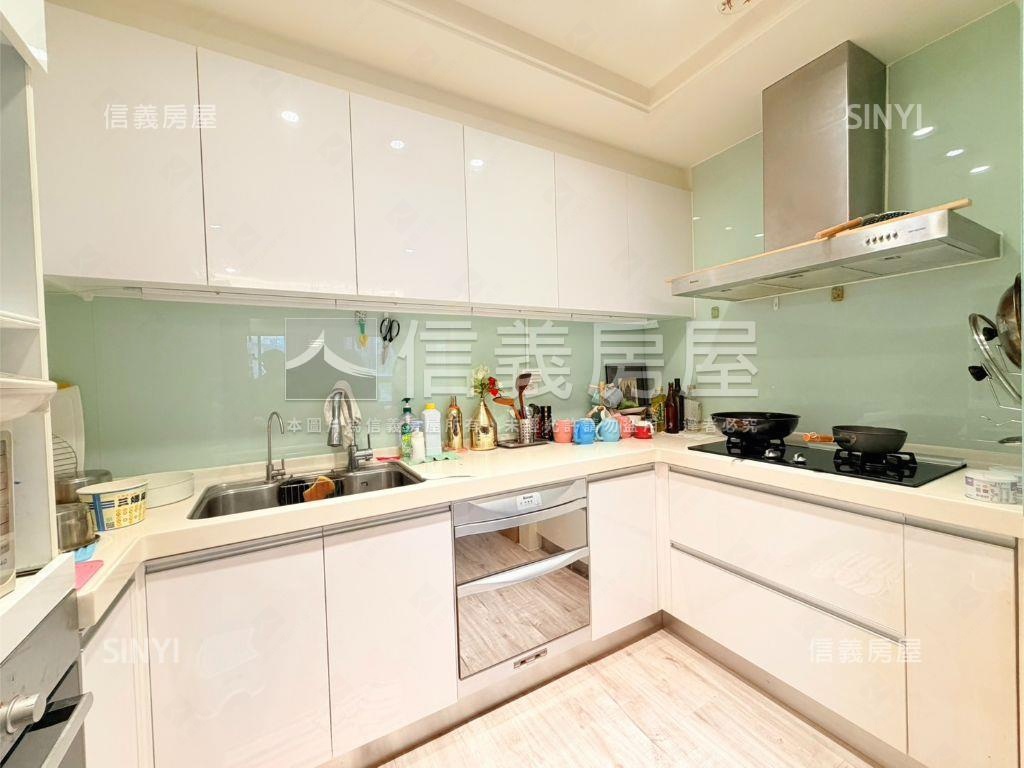 四套房精裝電梯透天房屋室內格局與周邊環境