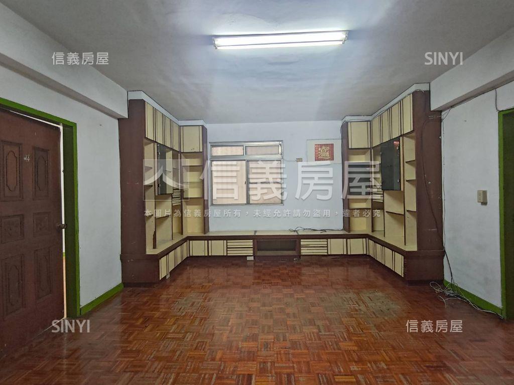 售．澄清正路魔術空間美寓房屋室內格局與周邊環境