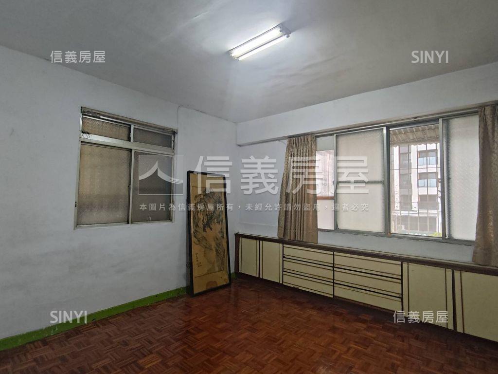 售．澄清正路魔術空間美寓房屋室內格局與周邊環境