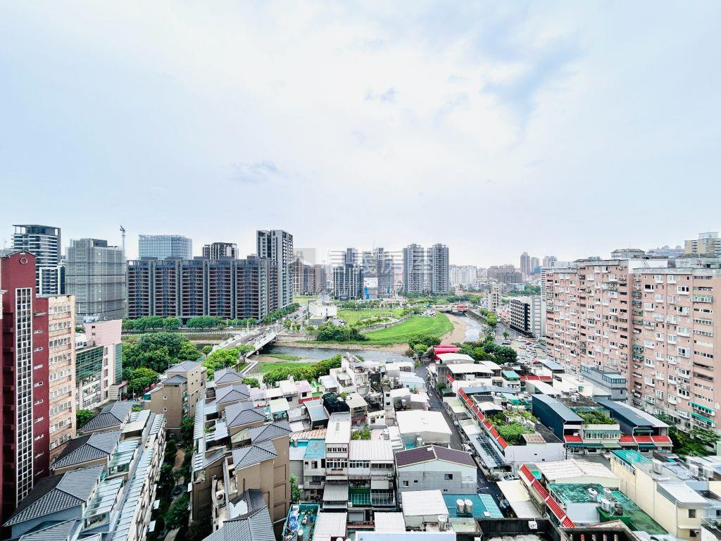 石清之水山景四房車位房屋室內格局與周邊環境