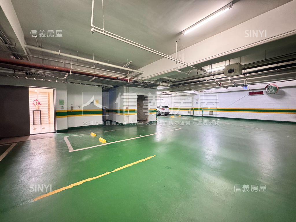 遠雄首席Ｂ１坡平車位房屋室內格局與周邊環境