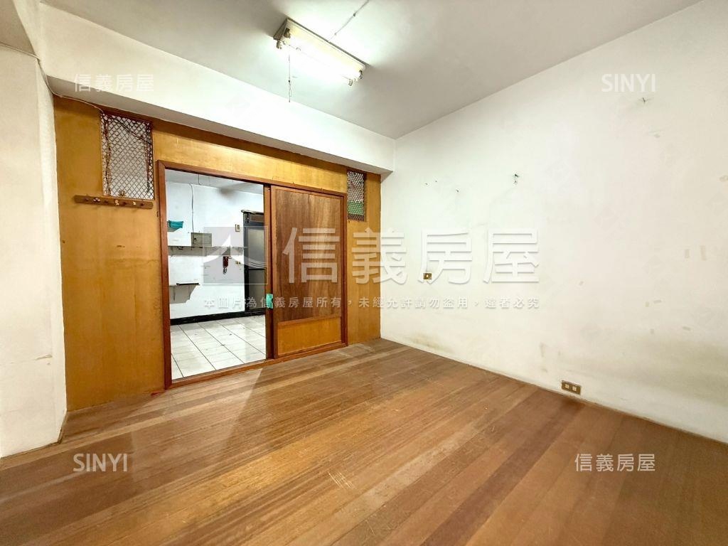 首購首選捷運旁２樓公寓房屋室內格局與周邊環境