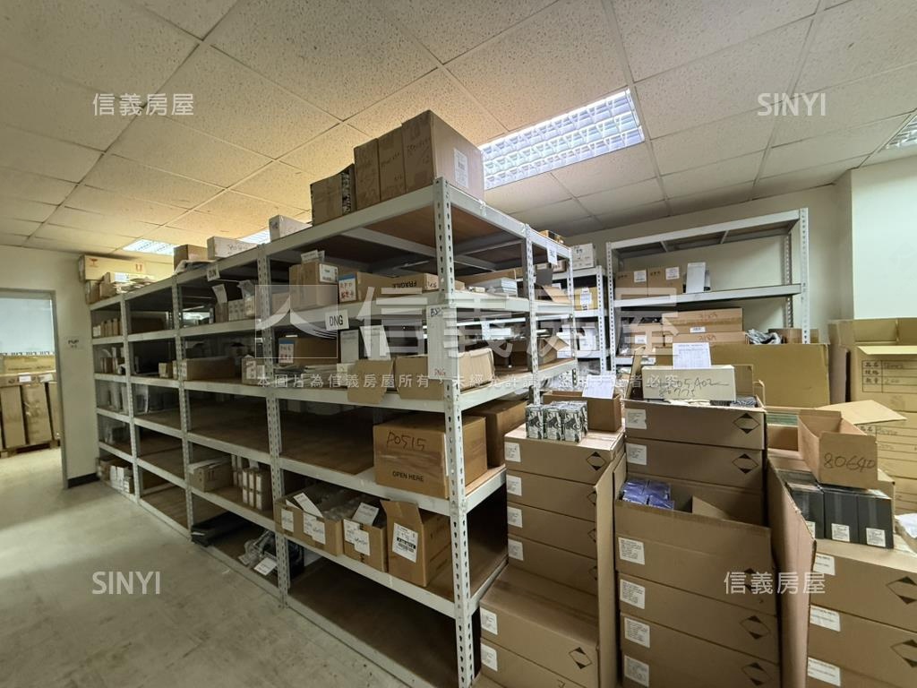 世界經貿優質雙車位廠辦房屋室內格局與周邊環境