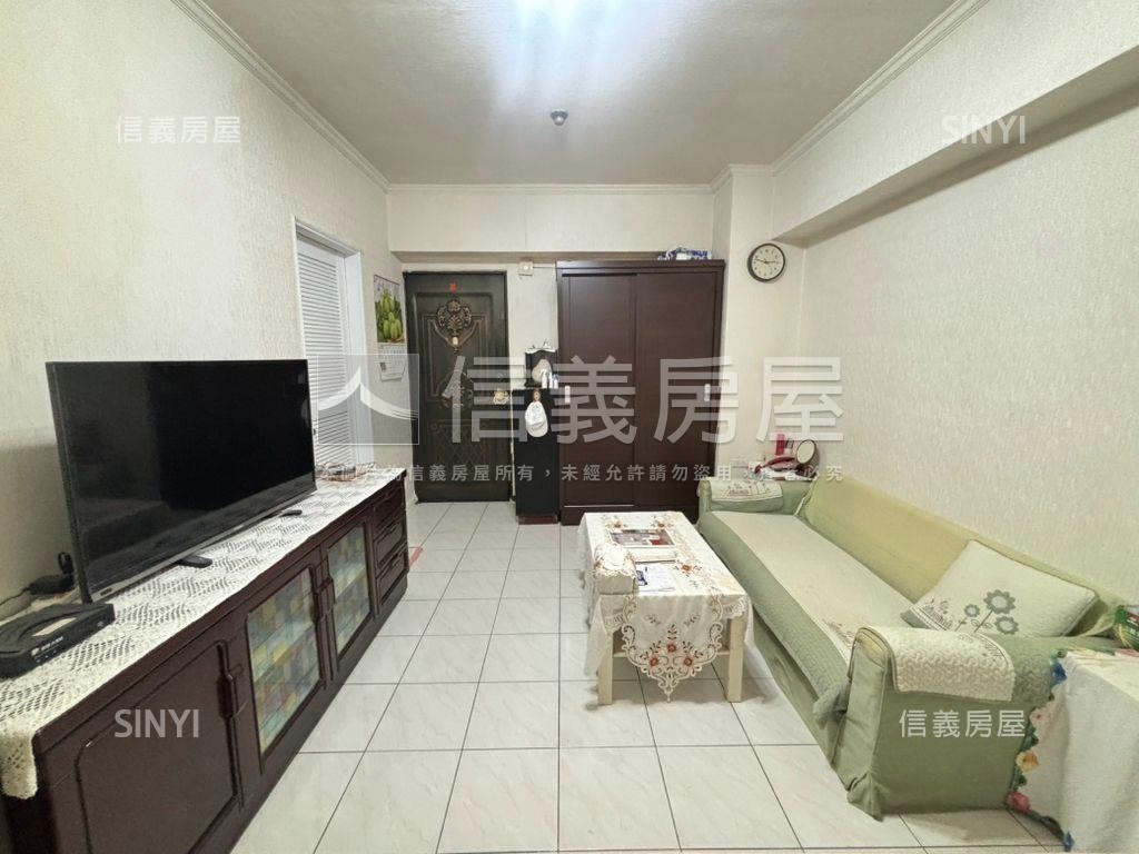 低總價新生北路電梯套房房屋室內格局與周邊環境