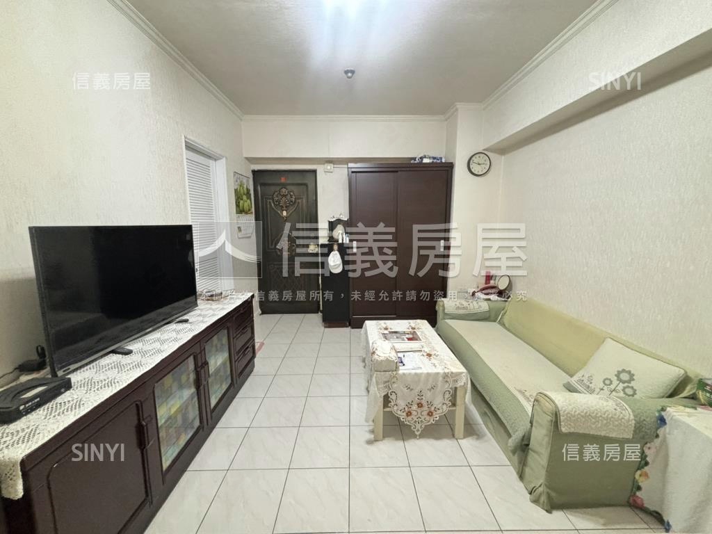 低總價新生北路電梯套房房屋室內格局與周邊環境