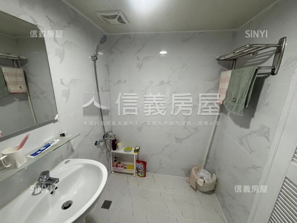 低總價新生北路電梯套房房屋室內格局與周邊環境