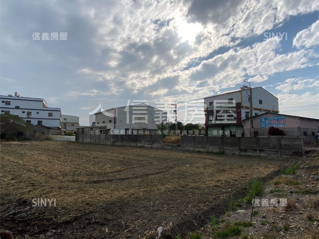 臨路大面寬土地房屋室內格局與周邊環境