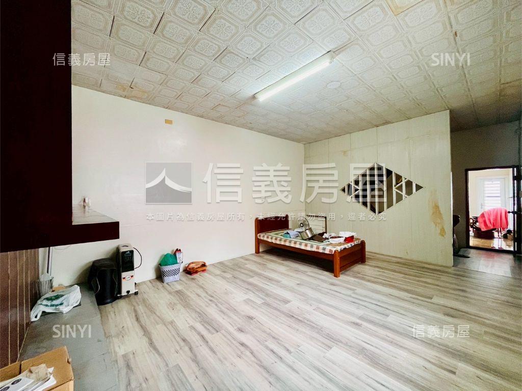 建工正路地點讚的透天店面房屋室內格局與周邊環境
