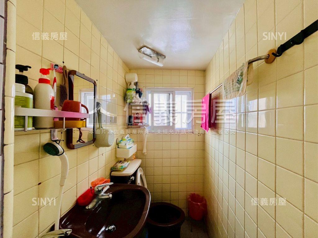 建工正路地點讚的透天店面房屋室內格局與周邊環境