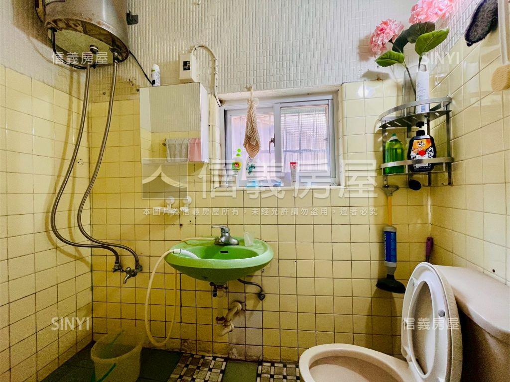建工正路地點讚的透天店面房屋室內格局與周邊環境