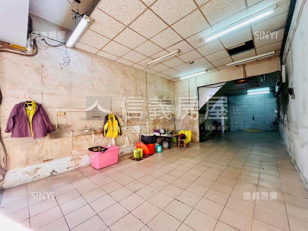 建工正路地點讚的透天店面房屋室內格局與周邊環境