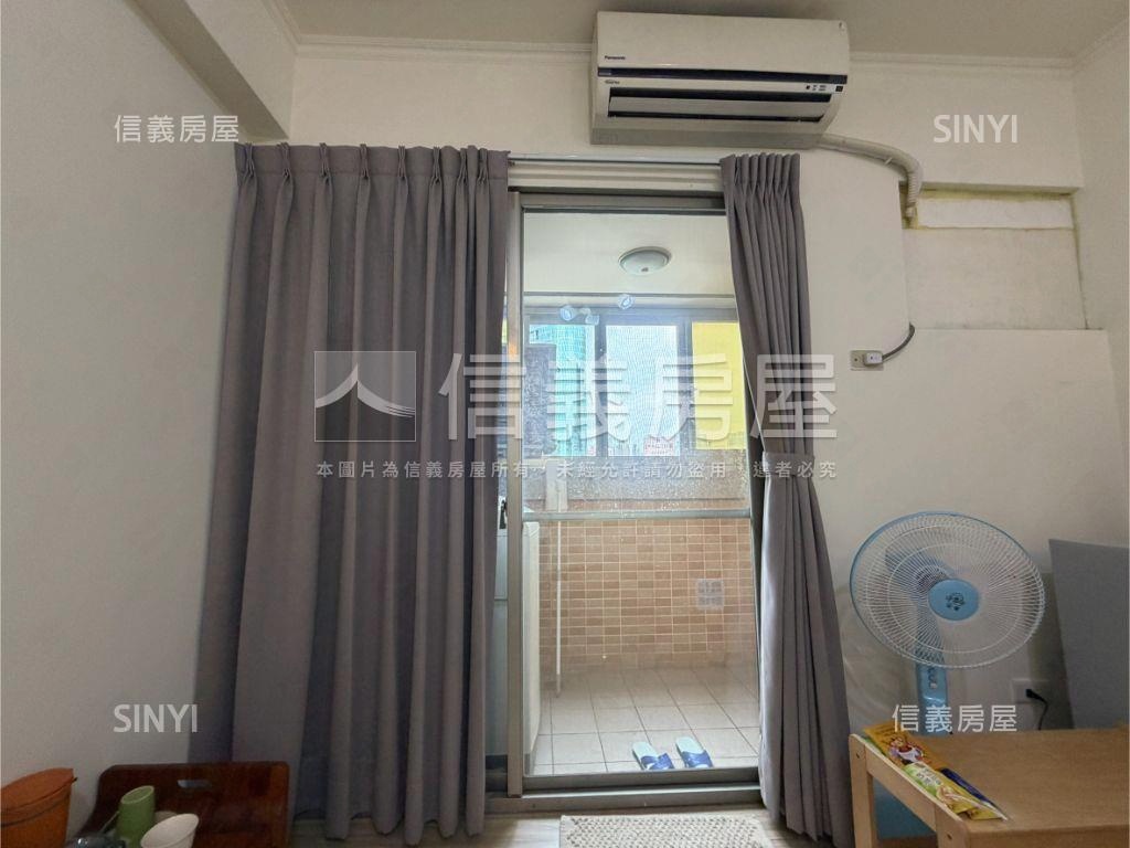 親愛龍邦美美套房房屋室內格局與周邊環境