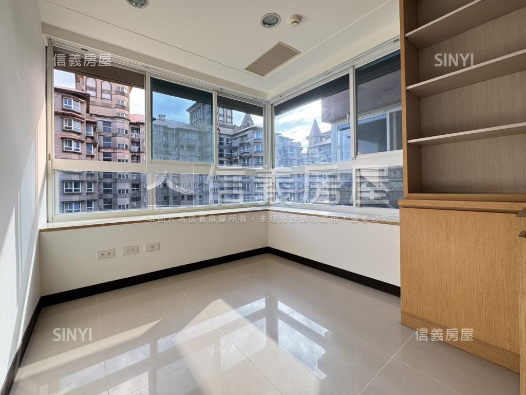 淡江大橋☀台北灣高樓兩房房屋室內格局與周邊環境