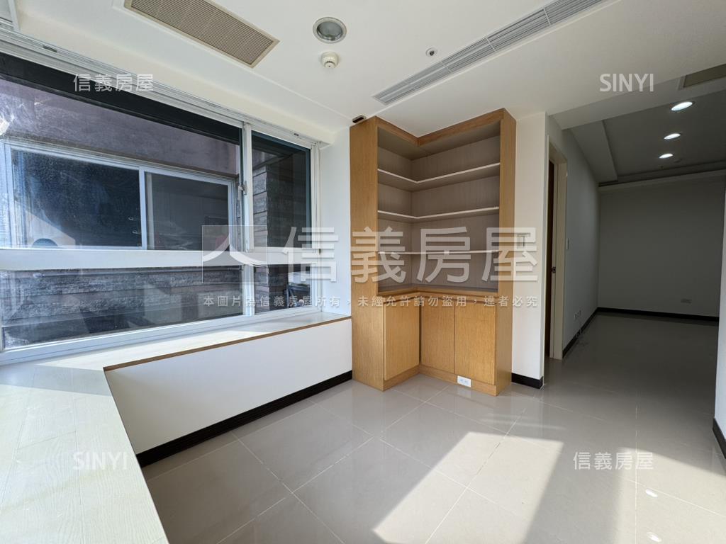 淡江大橋☀台北灣高樓兩房房屋室內格局與周邊環境