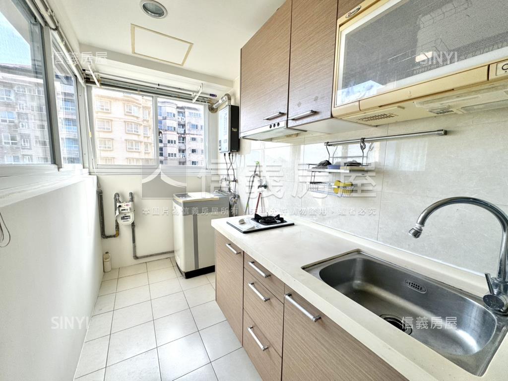 淡江大橋☀台北灣高樓兩房房屋室內格局與周邊環境