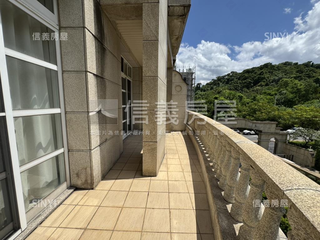 香波堡面公園電梯別墅房屋室內格局與周邊環境