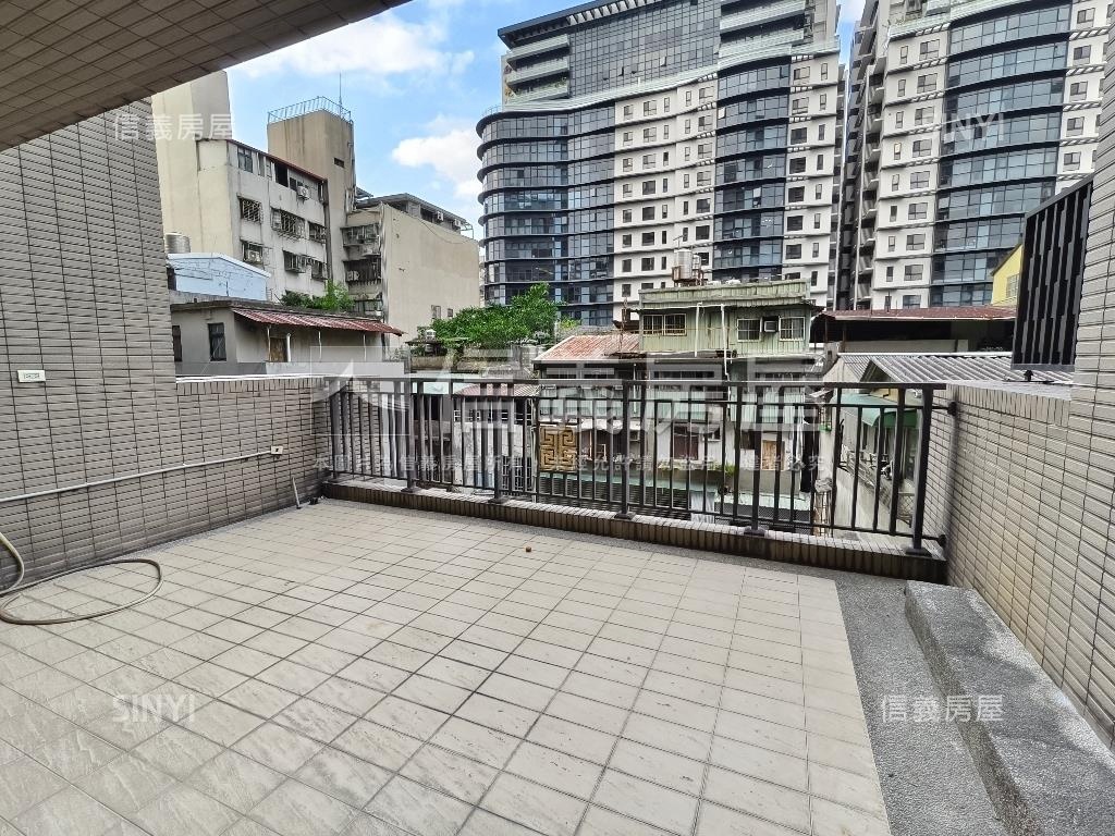 雙捷運西門站明治府附車位房屋室內格局與周邊環境