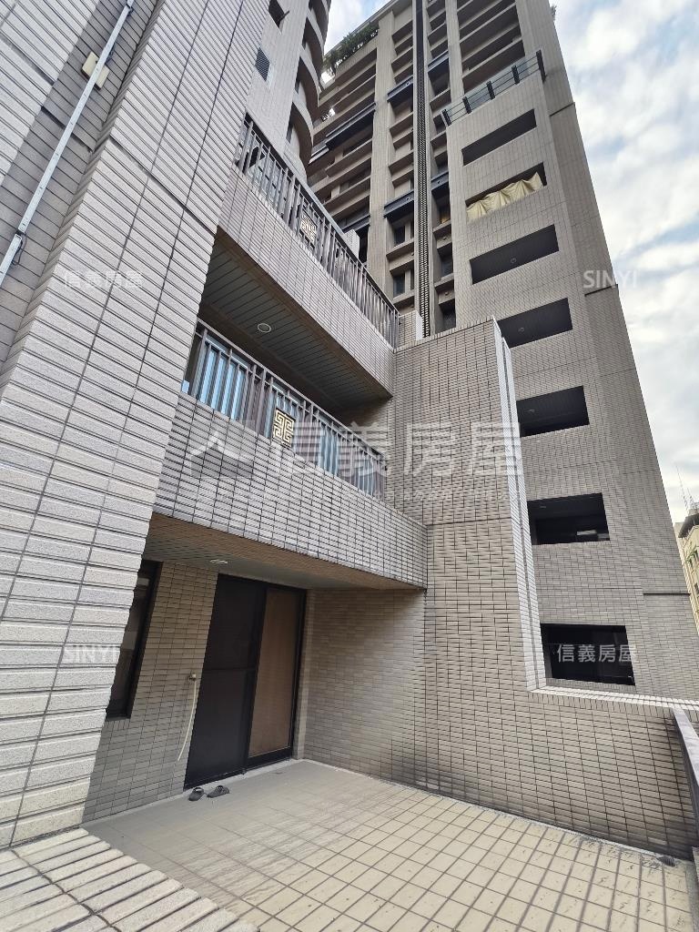 雙捷運西門站明治府附車位房屋室內格局與周邊環境