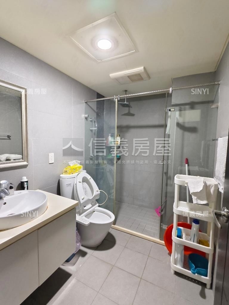 雙捷運西門站明治府附車位房屋室內格局與周邊環境