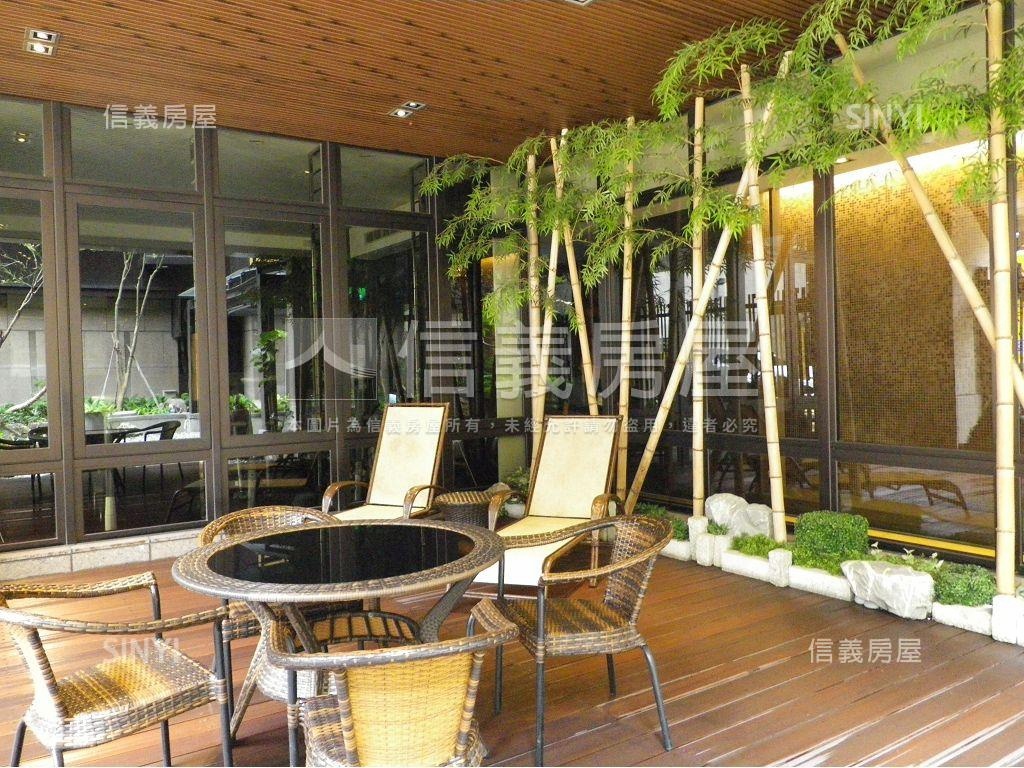 雙捷運西門站明治府附車位房屋室內格局與周邊環境