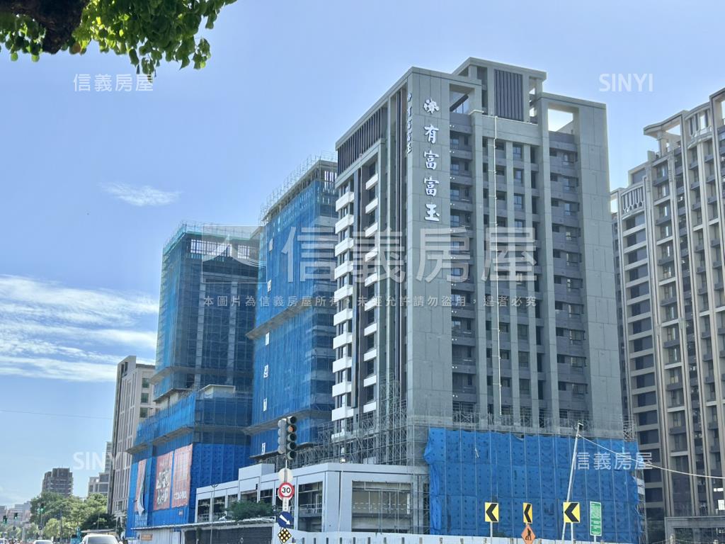 有富富玉二房車位房屋室內格局與周邊環境
