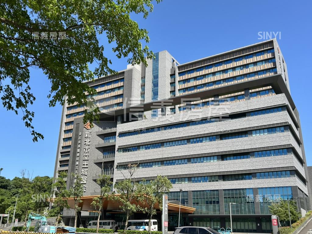 有富富玉二房車位房屋室內格局與周邊環境