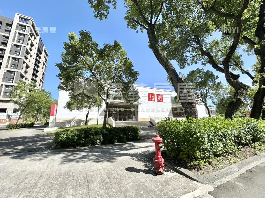 有富富玉二房車位房屋室內格局與周邊環境