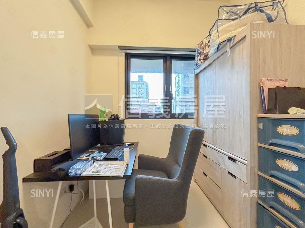 景安邊間挑高三房有車位房屋室內格局與周邊環境