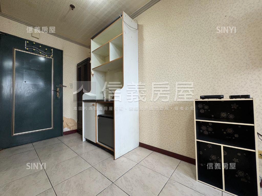 空屋可看！有視野凱撒套房房屋室內格局與周邊環境