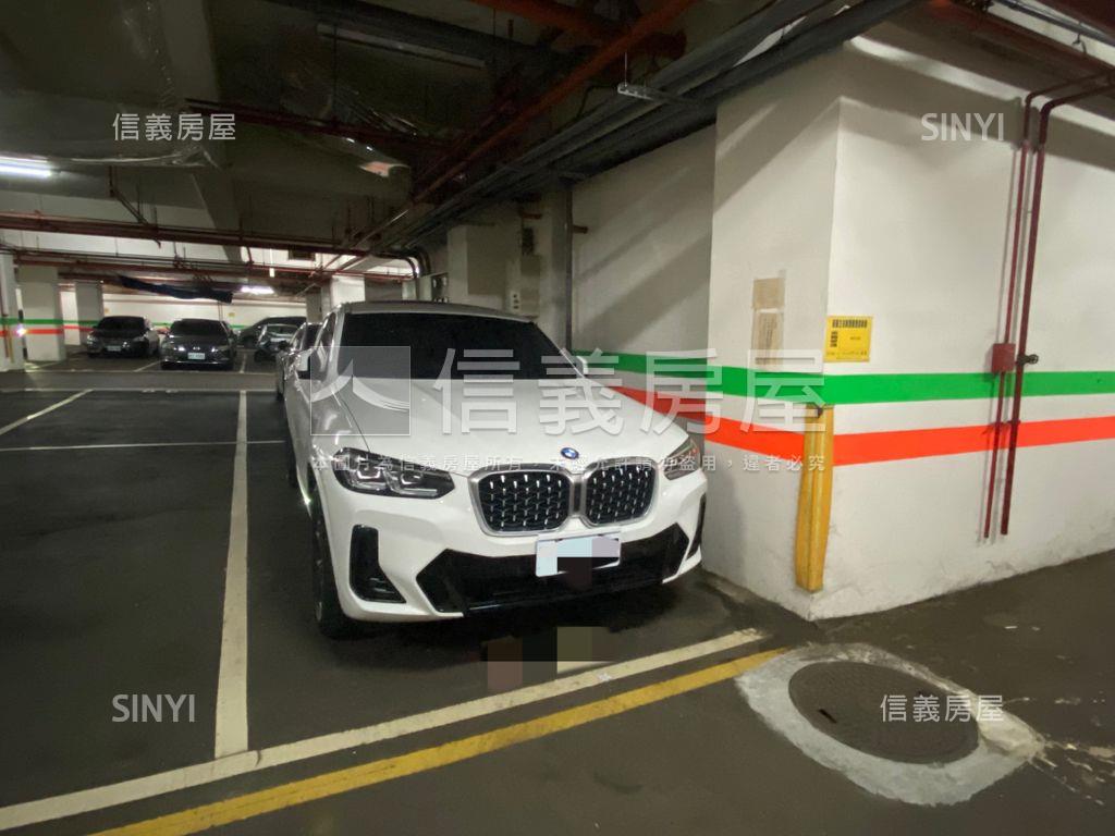 中科商圈角間透店獨立車位房屋室內格局與周邊環境