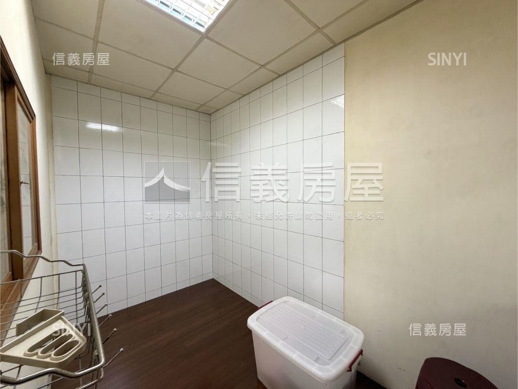 三面採光低總一樓房屋室內格局與周邊環境