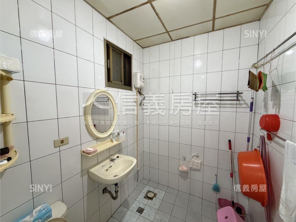 三面採光低總一樓房屋室內格局與周邊環境