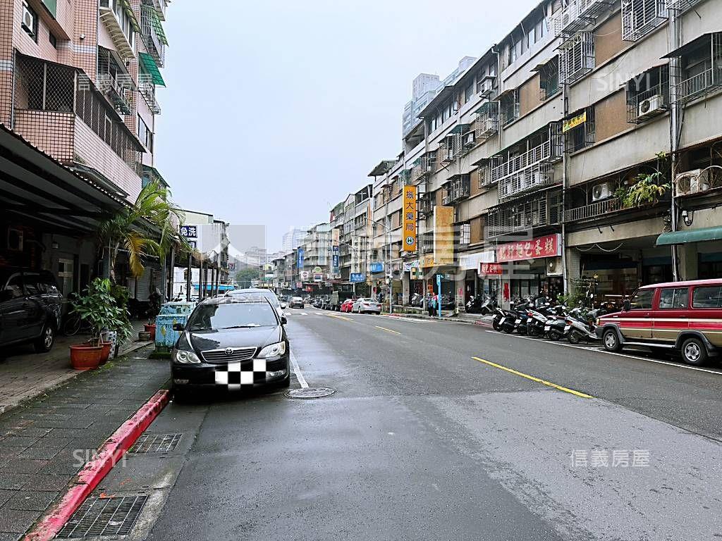 三面採光低總一樓房屋室內格局與周邊環境