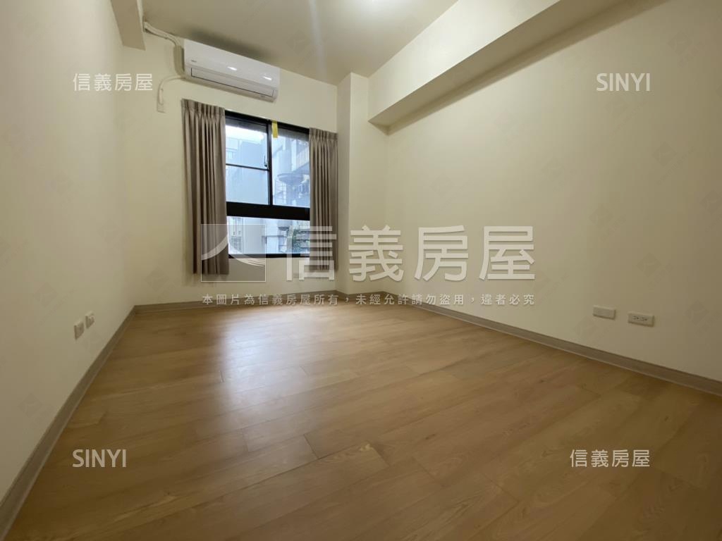 傳世一品苑三房車位房屋室內格局與周邊環境