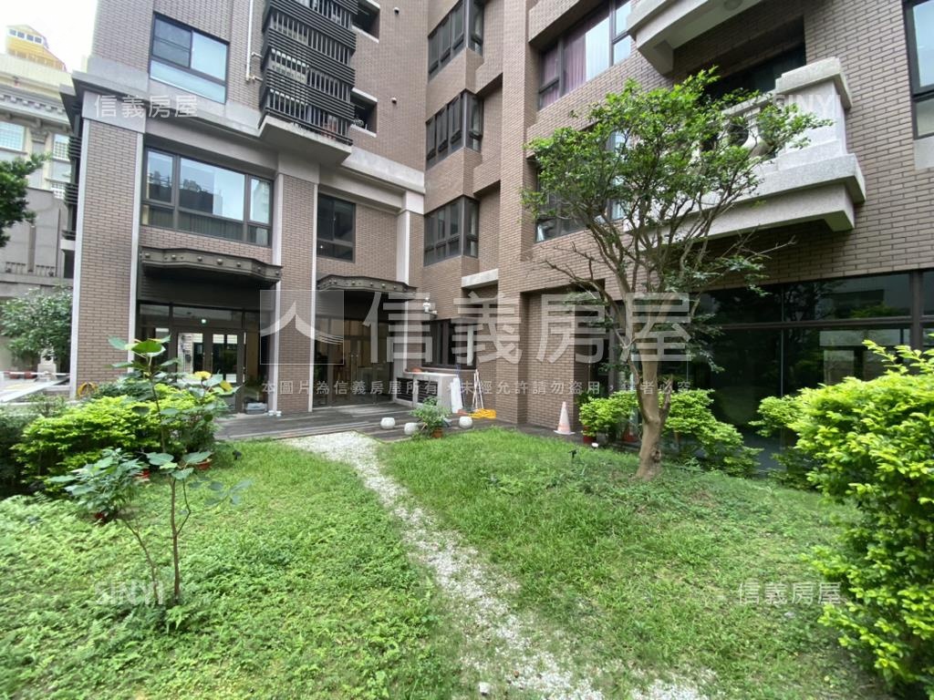 傳世一品苑三房車位房屋室內格局與周邊環境