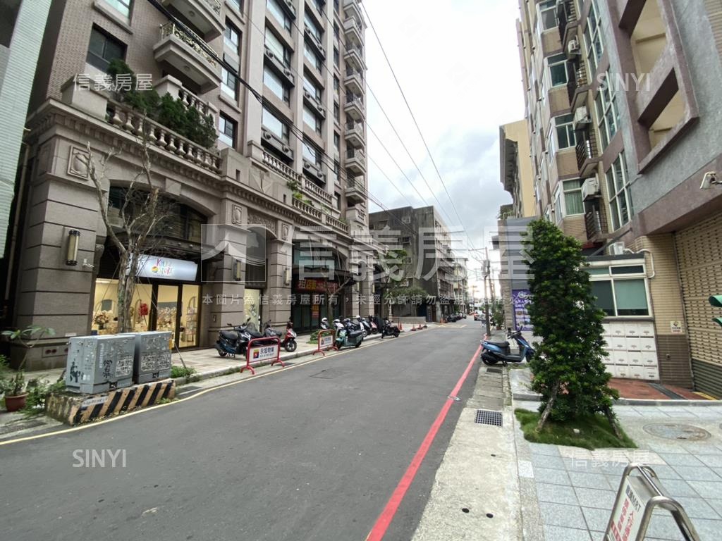傳世一品苑三房車位房屋室內格局與周邊環境