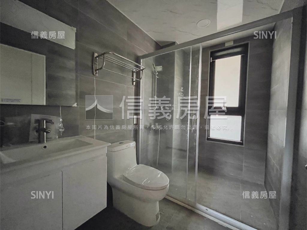 近南台南副都心全新雙車墅房屋室內格局與周邊環境