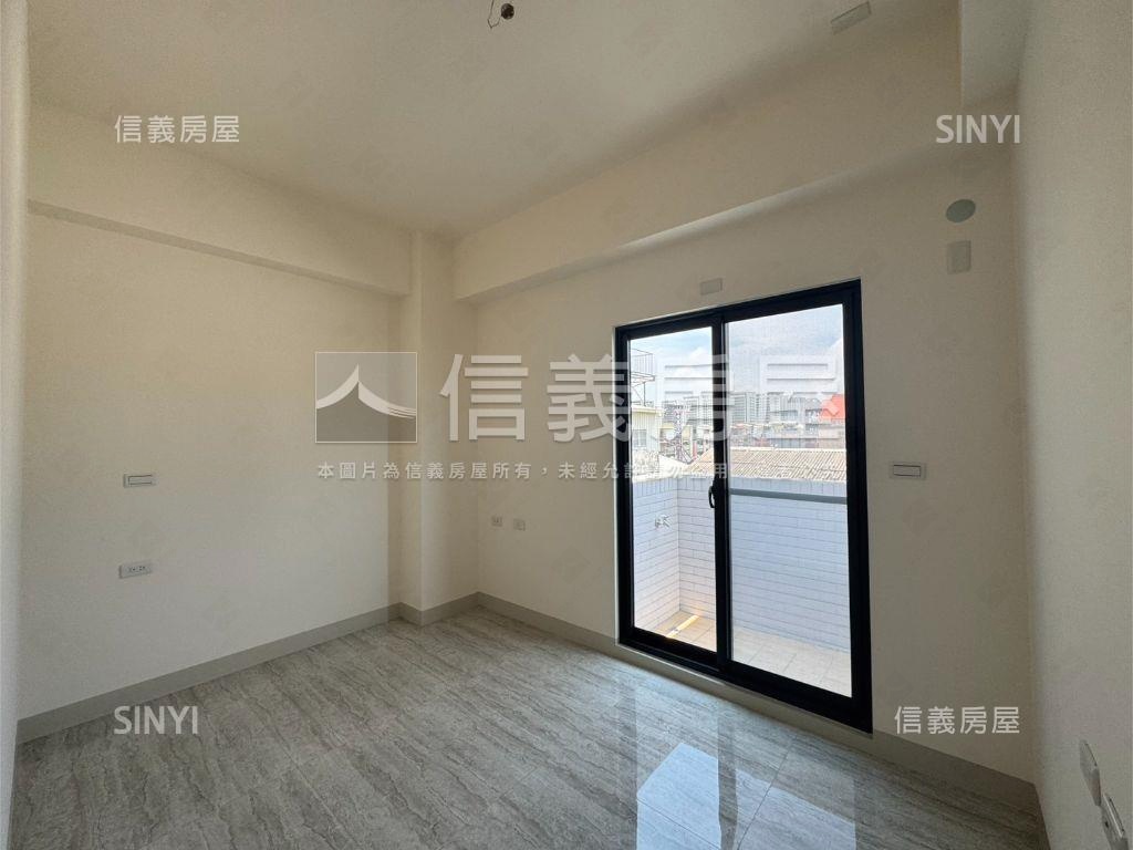 近南台南副都心全新雙車墅房屋室內格局與周邊環境