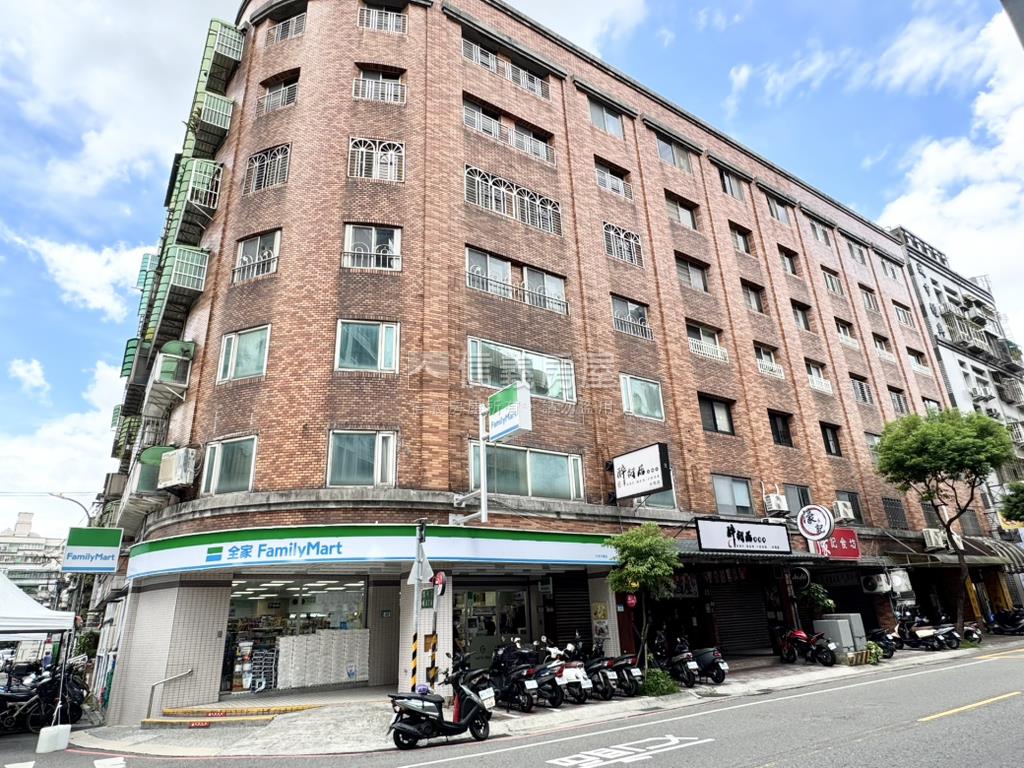 捷運～宜安家園三房車位房屋室內格局與周邊環境