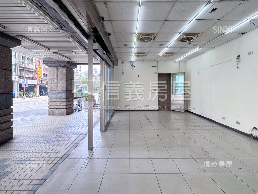 中和路大馬路熱鬧寬店面房屋室內格局與周邊環境