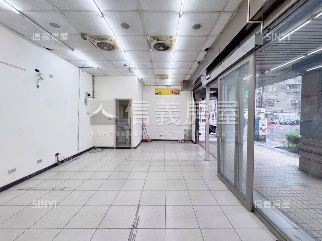 中和路大馬路熱鬧寬店面房屋室內格局與周邊環境