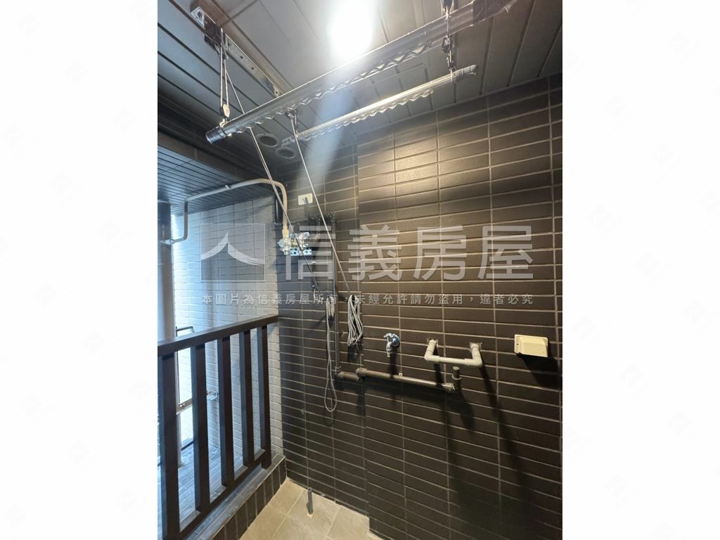 金城舞Ｈ１三房平面車位房屋室內格局與周邊環境