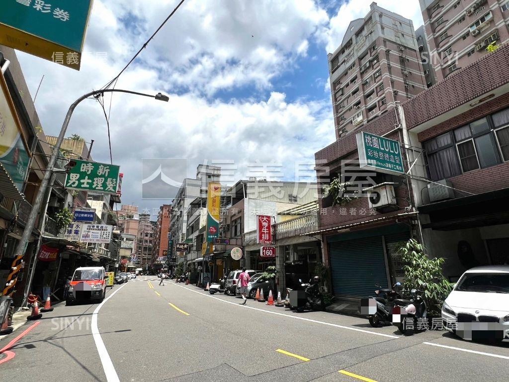 藝文稀有前後臨路燙金透店房屋室內格局與周邊環境