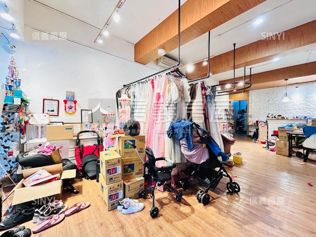 藝文稀有前後臨路燙金透店房屋室內格局與周邊環境