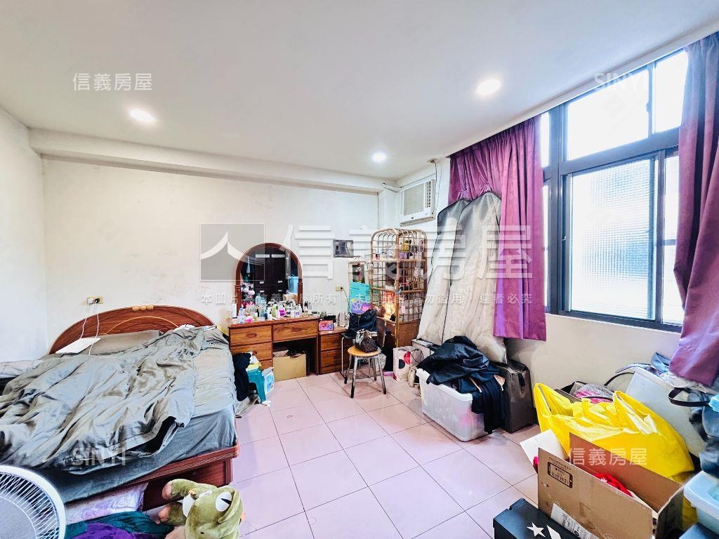 藝文稀有前後臨路燙金透店房屋室內格局與周邊環境