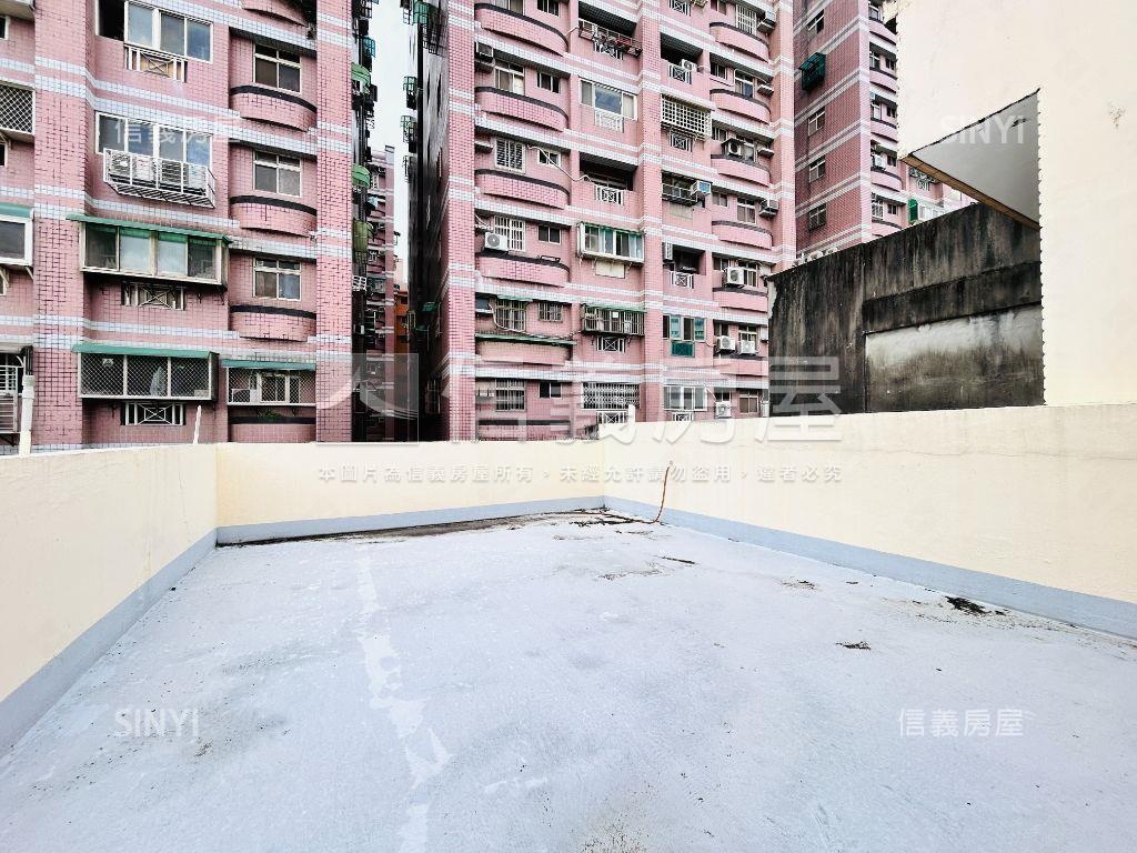 藝文稀有前後臨路燙金透店房屋室內格局與周邊環境