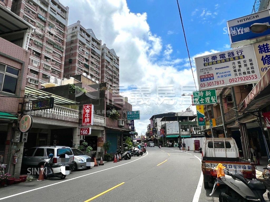 藝文稀有前後臨路燙金透店房屋室內格局與周邊環境