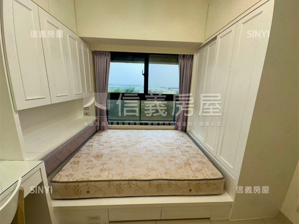 上河堤綠景成家三房車位房屋室內格局與周邊環境